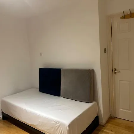 Flat Close To Leagrave Station Luton Airport Exterior photo